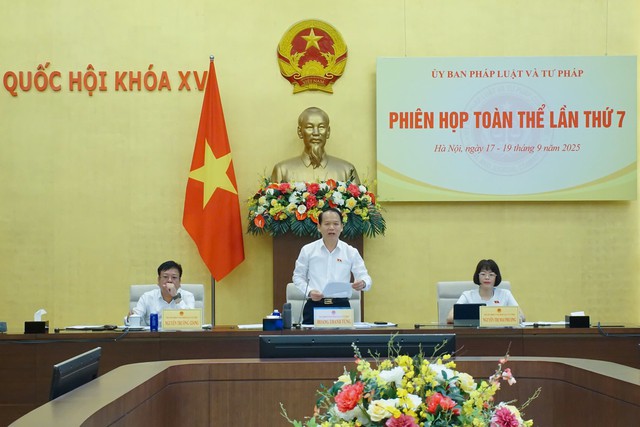Chuyển phương thức quản lý viên chức theo vị trí việc làm, gắn với cải cách tiền lương- Ảnh 1.