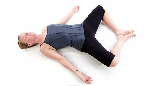 6 tư thế yoga giúp giảm đau và căng thẳng khi bị lạc nội mạc tử cung- Ảnh 1.