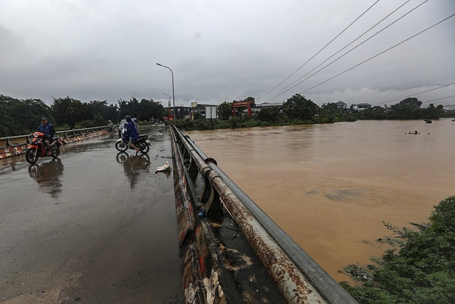 Những khu vực ở Hà Nội còn ngập lụt do lũ trên sông dâng cao- Ảnh 2. Những khu vực ở Hà Nội còn ngập lụt do lũ trên sông dâng cao- Ảnh 2.