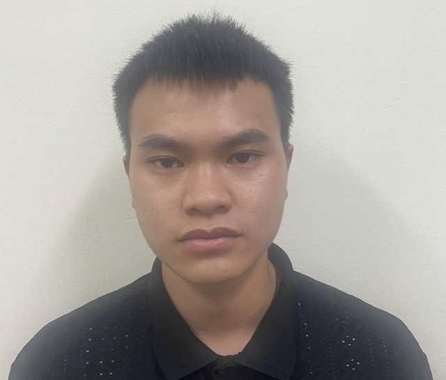 Bắt khẩn cấp 1 đối tượng trong vụ 'tổng tài' tại quán cà phê- Ảnh 1. Bắt khẩn cấp 1 đối tượng trong vụ 'tổng tài' tại quán cà phê- Ảnh 1.
