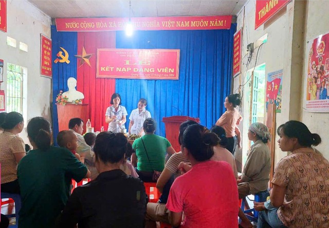 Mô hình Cải thiện thực hành chăm sóc và nuôi dưỡng trẻ nhỏ dựa vào cộng đồng mang lại hiệu quả ở Lào Cai- Ảnh 3.