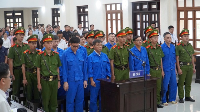 26 bị cáo trong đại án hối lộ, mua bán hóa đơn khống hầu tòa- Ảnh 1.