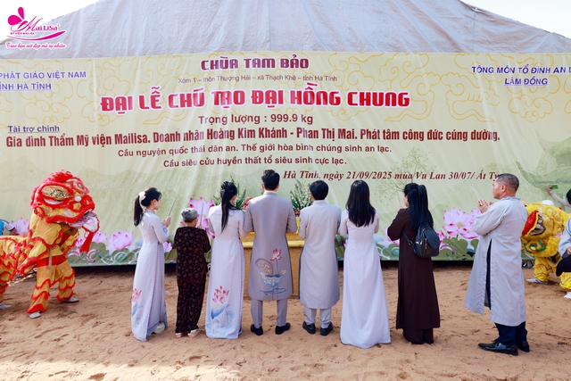 Vợ chồng Mailisa phát tâm đúc đại hồng chung mùa Vu Lan- Ảnh 2. Vợ chồng Mailisa phát tâm đúc đại hồng chung mùa Vu Lan- Ảnh 2.