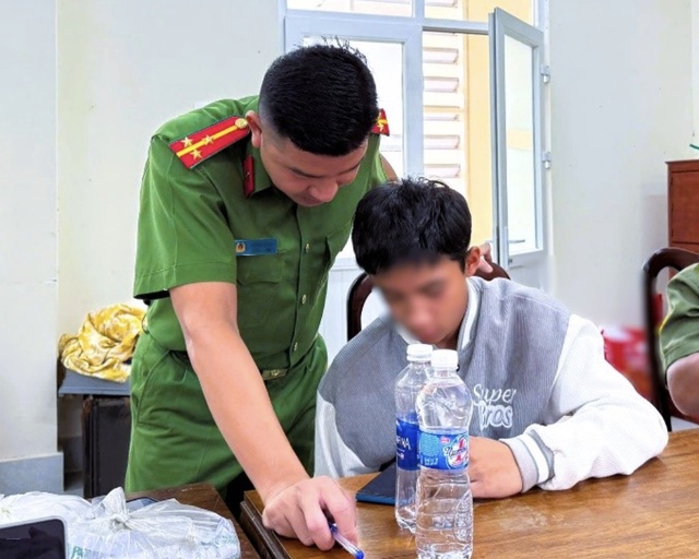Thanh niên 18 tuổi xâm hại bé gái trong nhà nghỉ- Ảnh 1.