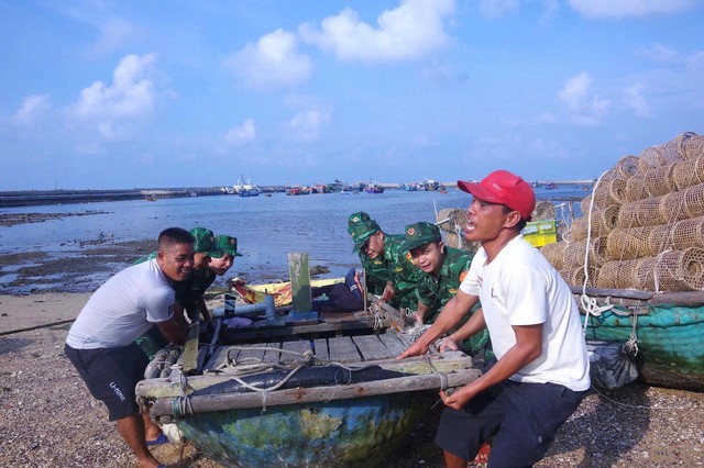 Khẩn trương ứng phó với bão số 10 ngay sau bão số 9- Ảnh 2.