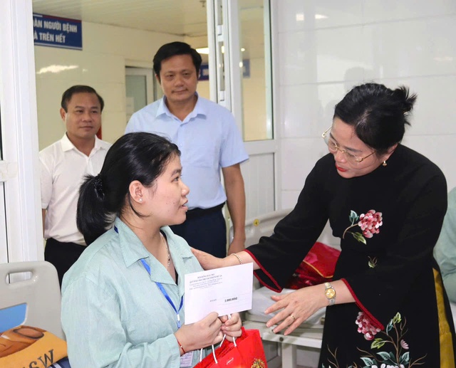 116 suất quà Trung thu đến với trẻ em có hoàn cảnh đặc biệt- Ảnh 2.