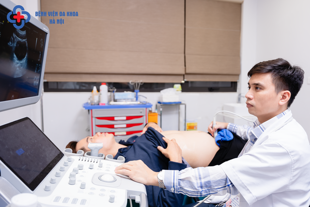 Bệnh viện Đa khoa Hà Nội phát hiện và điều trị thành công ca suy gan do viêm gan B tiến triển- Ảnh 1.