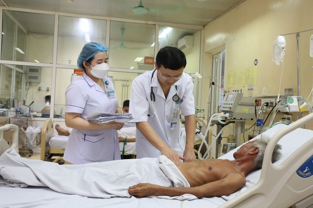 Hà Tĩnh sẵn sàng cấp cứu, điều trị bệnh nhân trong điều kiện mưa bão- Ảnh 1.