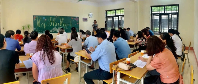 Điều hòa, rèm cửa: Tài sản công hay gánh nặng 'đổ đồng' đầu năm học?- Ảnh 2.
