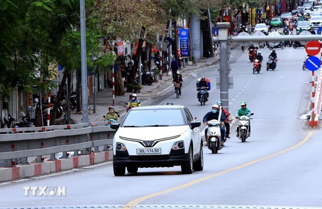 Từ tháng 9/2025 sẽ giảm 30% phí đăng ký và cấp biển số xe lần đầu- Ảnh 1.