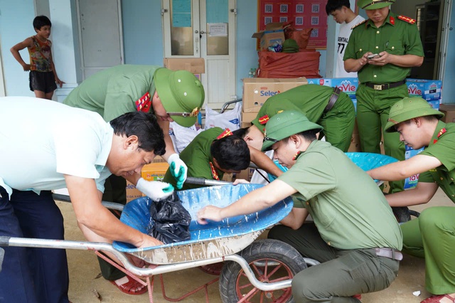Thanh Hóa nỗ lực khắc phục thiệt hại do mưa lũ tại xã Yên Nhân- Ảnh 7. Thanh Hóa nỗ lực khắc phục thiệt hại do mưa lũ tại xã Yên Nhân- Ảnh 7.