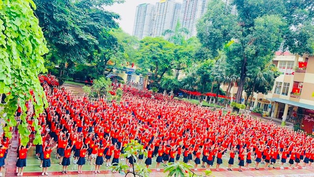 Phụ huynh nói gì với thông điệp ‘Lễ khai giảng không nhận hoa chúc mừng’?- Ảnh 1. Phụ huynh nói gì với thông điệp ‘Lễ khai giảng không nhận hoa chúc mừng’?- Ảnh 1.