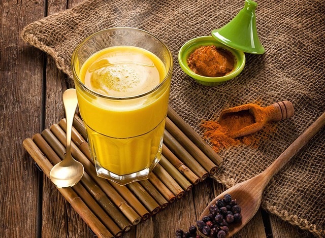 Nên sử dụng nghệ thời điểm nào để có lợi ích sức khỏe tối đa?- Ảnh 2. Nên sử dụng nghệ thời điểm nào để có lợi ích sức khỏe tối đa?- Ảnh 2.