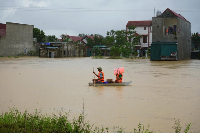Hơn 3 nghìn hộ dân Nông Cống ‘chìm’ trong lũ- Ảnh 5.