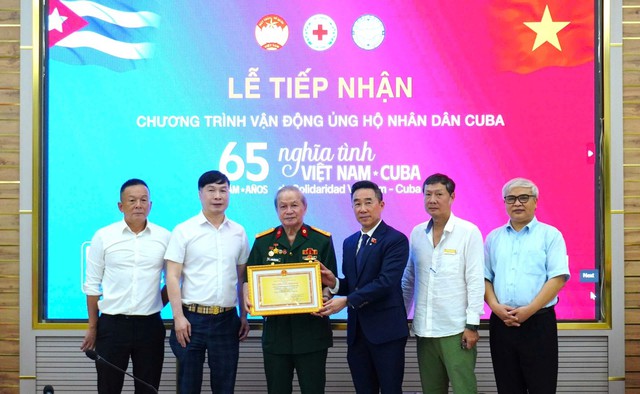 Nối dài nhịp cầu yêu thương Việt Nam – Cuba- Ảnh 1. Nối dài nhịp cầu yêu thương Việt Nam – Cuba- Ảnh 1.