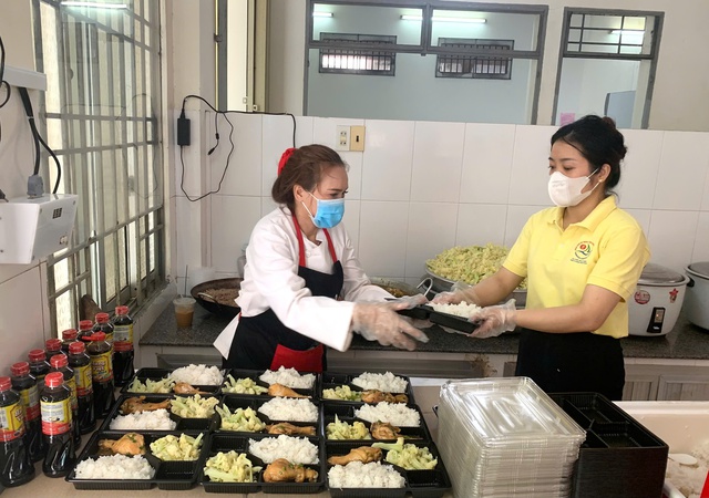 Ấm lòng bệnh nhân nghèo bởi lòng nhân ái- Ảnh 1. Ấm lòng bệnh nhân nghèo bởi lòng nhân ái- Ảnh 1.