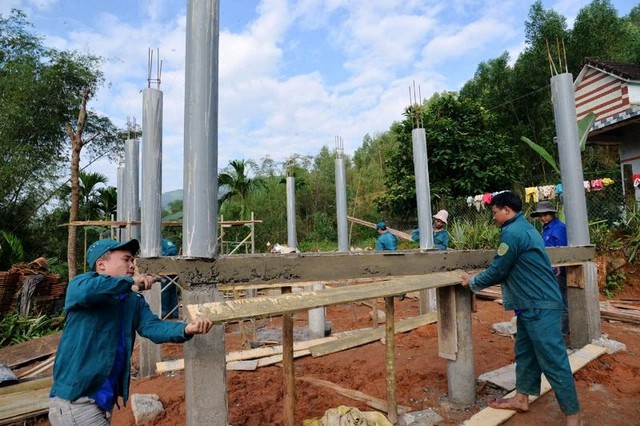 Quảng Ngãi về đích sớm 2 tháng trong chương trình xóa nhà tạm, nhà dột nát- Ảnh 2. Quảng Ngãi về đích sớm 2 tháng trong chương trình xóa nhà tạm, nhà dột nát- Ảnh 2.