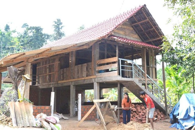 Quảng Ngãi về đích sớm 2 tháng trong chương trình xóa nhà tạm, nhà dột nát- Ảnh 1. Quảng Ngãi về đích sớm 2 tháng trong chương trình xóa nhà tạm, nhà dột nát- Ảnh 1.