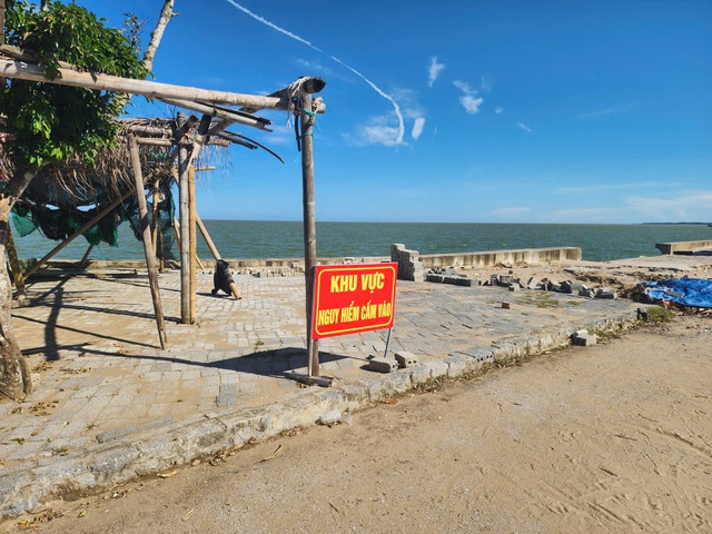 Kè chắn sóng hơn 143 tỷ đồng ở Thanh Hóa bị bão đánh nứt toác- Ảnh 7.
