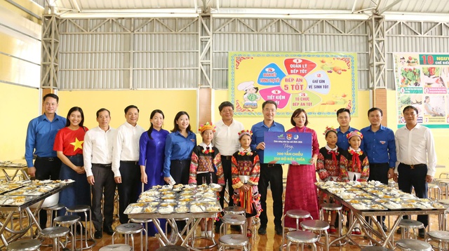 Hân hoan ngày tựu trường nơi địa đầu Tổ quốc- Ảnh 8. Hân hoan ngày tựu trường nơi địa đầu Tổ quốc- Ảnh 8.