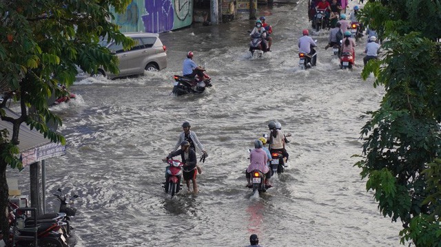 Triều cường rằm tháng 7 gây ngập úng ở Nam Bộ- Ảnh 2.