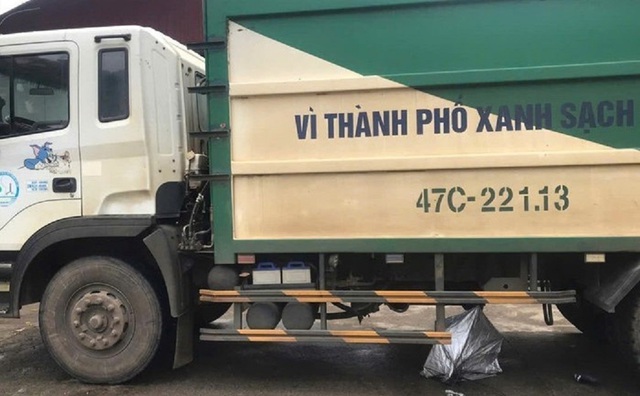 Học sinh lớp 6 tử vong sau va chạm với xe chở rác ở trường- Ảnh 1. Học sinh lớp 6 tử vong sau va chạm với xe chở rác ở trường- Ảnh 1.