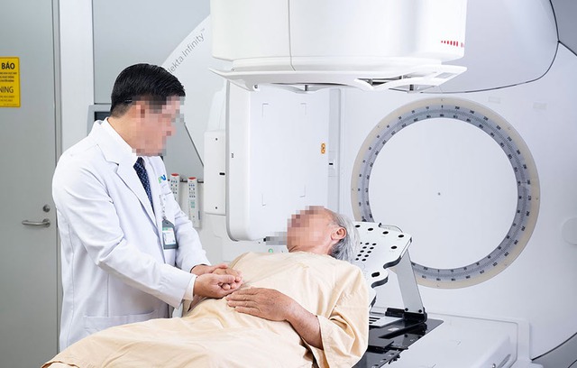 Ung thư tuyến ức hiếm gặp nhưng nguy hiểm- Ảnh 2.