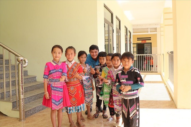 Câu lạc bộ 'An toàn mạng' cho học sinh tiểu học ở Yên Bái: Trang bị lá chắn số cho trẻ em vùng cao- Ảnh 2. Câu lạc bộ 'An toàn mạng' cho học sinh tiểu học ở Yên Bái: Trang bị lá chắn số cho trẻ em vùng cao- Ảnh 2.