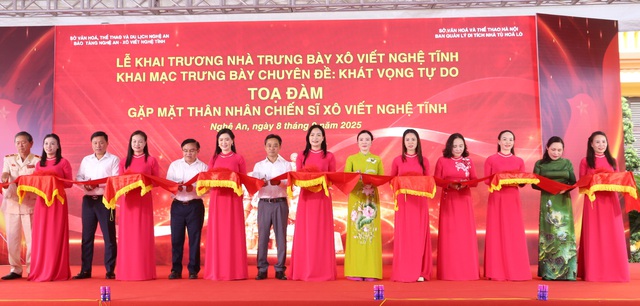 Khai trương Nhà trưng bày Xô Viết Nghệ Tĩnh và triển lãm chuyên đề 'Khát vọng tự do'- Ảnh 4. Khai trương Nhà trưng bày Xô Viết Nghệ Tĩnh và triển lãm chuyên đề 'Khát vọng tự do'- Ảnh 4.
