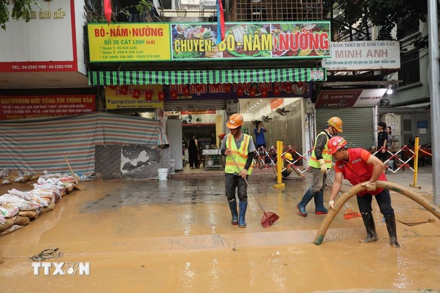 Khắc phục sự cố phun trào phụ gia khoan ngầm tuyến Metro Nhổn-Ga Hà Nội- Ảnh 1. Khắc phục sự cố phun trào phụ gia khoan ngầm tuyến Metro Nhổn-Ga Hà Nội- Ảnh 1.