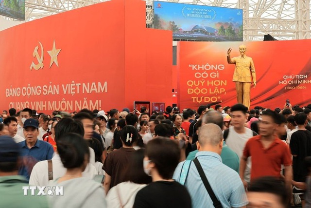 Triển lãm thành tựu đất nước thu hút 6,5 triệu lượt khách tham quan- Ảnh 1. Triển lãm thành tựu đất nước thu hút 6,5 triệu lượt khách tham quan- Ảnh 1.