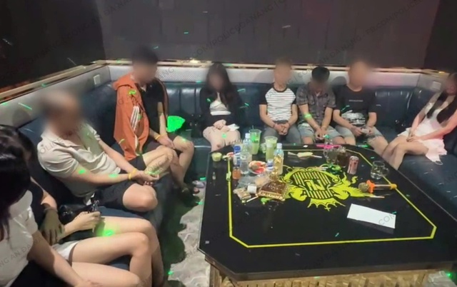 Triệt xóa ổ nhóm sử dụng ma túy tại quán Karaoke New Land ở Đà Nẵng- Ảnh 1. Triệt xóa ổ nhóm sử dụng ma túy tại quán Karaoke New Land ở Đà Nẵng- Ảnh 1.