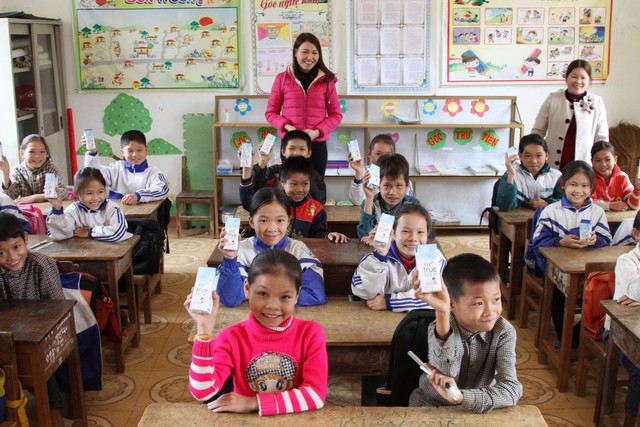 Anh hùng Lao động Thái Hương: 'Dinh dưỡng học đường phải được coi là hạ tầng mềm của quốc gia'- Ảnh 8. Anh hùng Lao động Thái Hương: 'Dinh dưỡng học đường phải được coi là hạ tầng mềm của quốc gia'- Ảnh 8.
