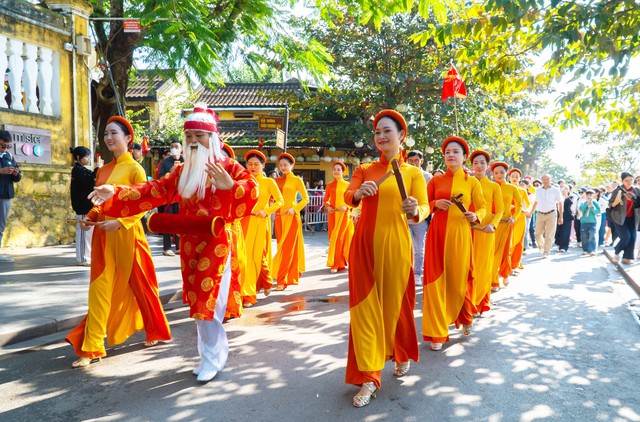 Đà Nẵng: 29 du khách Philippines 'xông đất' Hội An đầu năm mới- Ảnh 2.