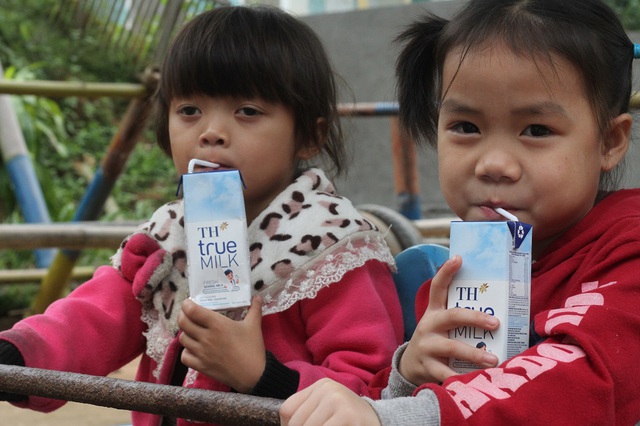 Hướng dẫn dinh dưỡng 2025–2030: Nên tiêu thụ sản phẩm từ sữa mỗi ngày để tăng cường sức khỏe- Ảnh 2.