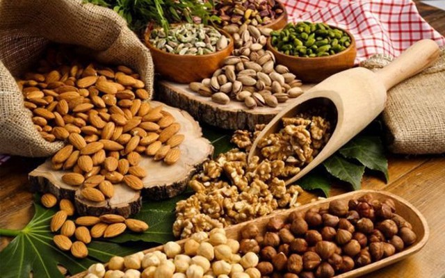 Hướng dẫn dinh dưỡng 2025–2030: Nên tiêu thụ sản phẩm từ sữa mỗi ngày để tăng cường sức khỏe- Ảnh 3.