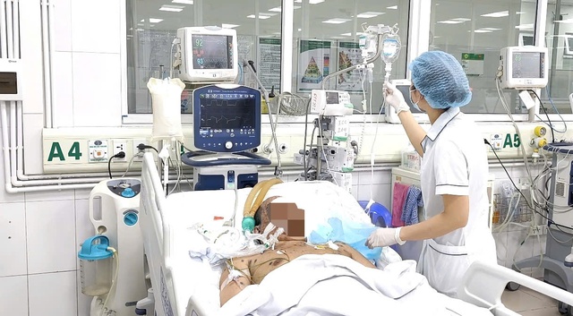 Bố nguy kịch vì lây thủy đậu từ con gái- Ảnh 2.