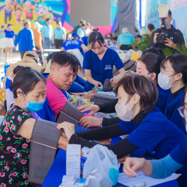 Ngàn gia đình sải bước tại 'Ngày hội Gia đình Long Châu 2026' cùng Trường Giang, Khắc Việt và Angel Play - Ảnh 4.