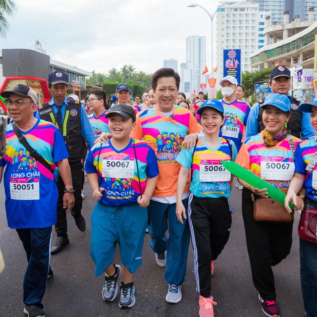 Ngàn gia đình sải bước tại 'Ngày hội Gia đình Long Châu 2026' cùng Trường Giang, Khắc Việt và Angel Play - Ảnh 2.