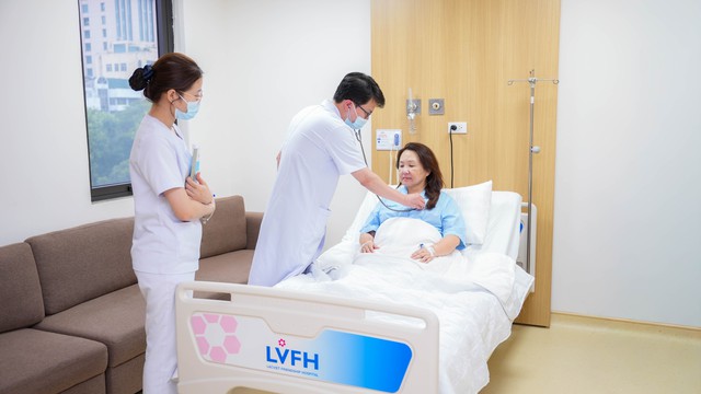 Bệnh viện Hữu nghị Việt Đức ký kết hợp tác chuyên môn với Bệnh viện Quốc tế Thăng Long Lạc Việt- Ảnh 1.