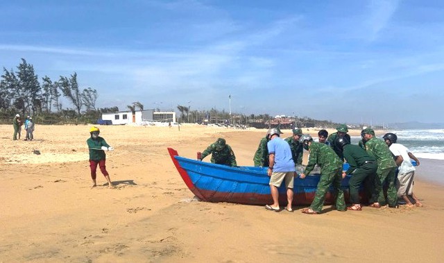 Tiếp tục tìm kiếm một ngư dân mất tích trên biển Đắk Lắk- Ảnh 1.