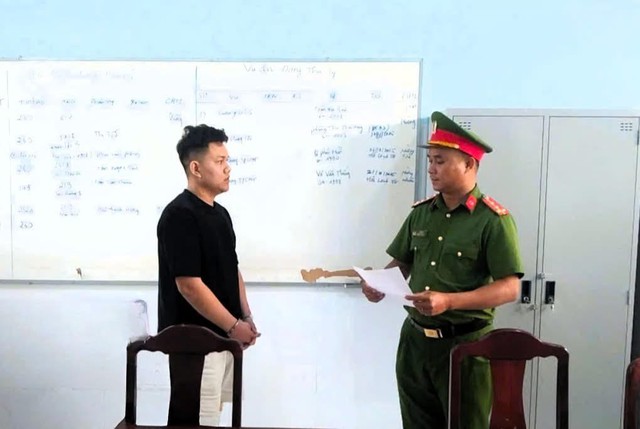 Chém trọng thương bạn thân khi đi hát karaoke rồi bỏ trốn- Ảnh 1. Chém trọng thương bạn thân khi đi hát karaoke rồi bỏ trốn- Ảnh 1.