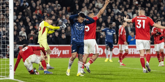 Premier League: M.U đánh bại Man City, Arsenal 'bất lực'- Ảnh 1.