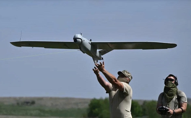 Chiến trường Ukraine buộc ngành công nghiệp vũ khí NATO phải 'đập đi xây lại'- Ảnh 1.