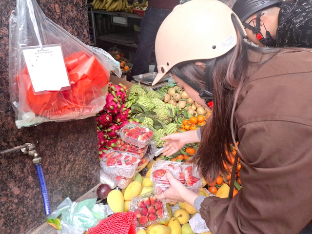 Dâu tây Sơn La 'nhuộm đỏ' chợ Việt- Ảnh 2.