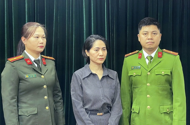 Show 'Về đây bốn cánh chim trời' bị huỷ: Khán giả mua vé có đòi lại được tiền?- Ảnh 1. Show 'Về đây bốn cánh chim trời' bị huỷ: Khán giả mua vé có đòi lại được tiền?- Ảnh 1.