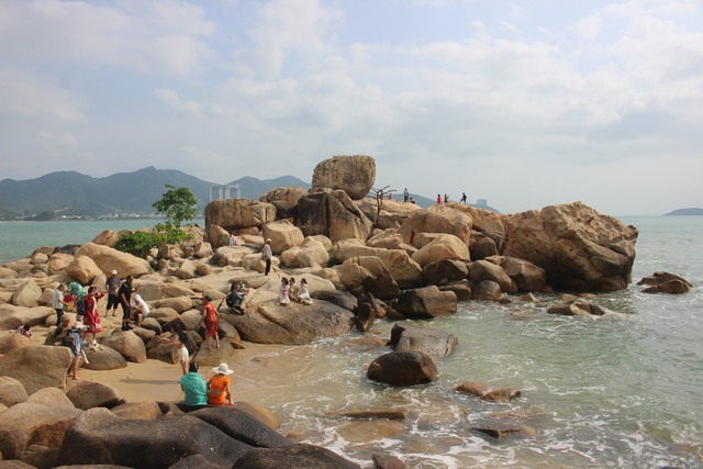 Nhiều điểm tham quan giá rẻ và miễn phí ở Khánh Hòa hút khách dịp Tết- Ảnh 4. Nhiều điểm tham quan giá rẻ và miễn phí ở Khánh Hòa hút khách dịp Tết- Ảnh 4.