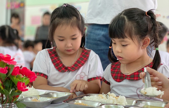 Nhu cầu năng lượng và các chất sinh năng lượng của trẻ em theo từng giai đoạn- Ảnh 1.