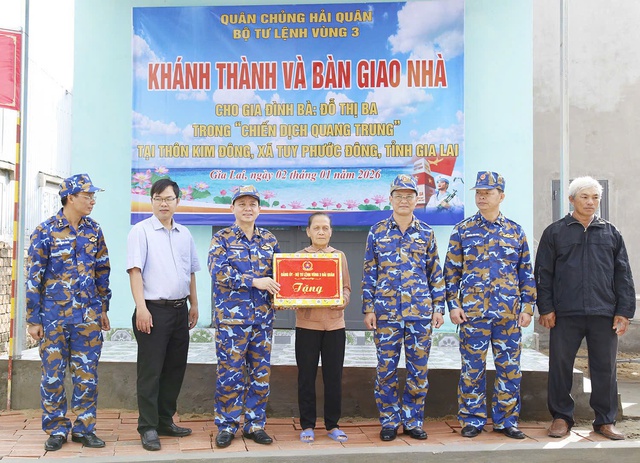 Vùng 3 Hải quân bàn giao nhiều nhà mới trong ‘Chiến dịch Quang Trung’- Ảnh 1.