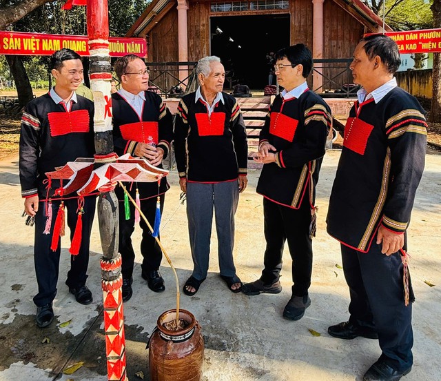 Đồng bào các dân tộc thiểu số gửi trọn niềm tin, kỳ vọng lớn hướng về Đại hội XIV- Ảnh 2.